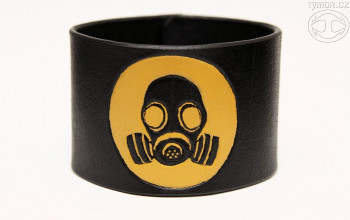 bracer_gas_mask