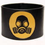 bracer_gas_mask