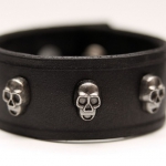 bracer_skulls